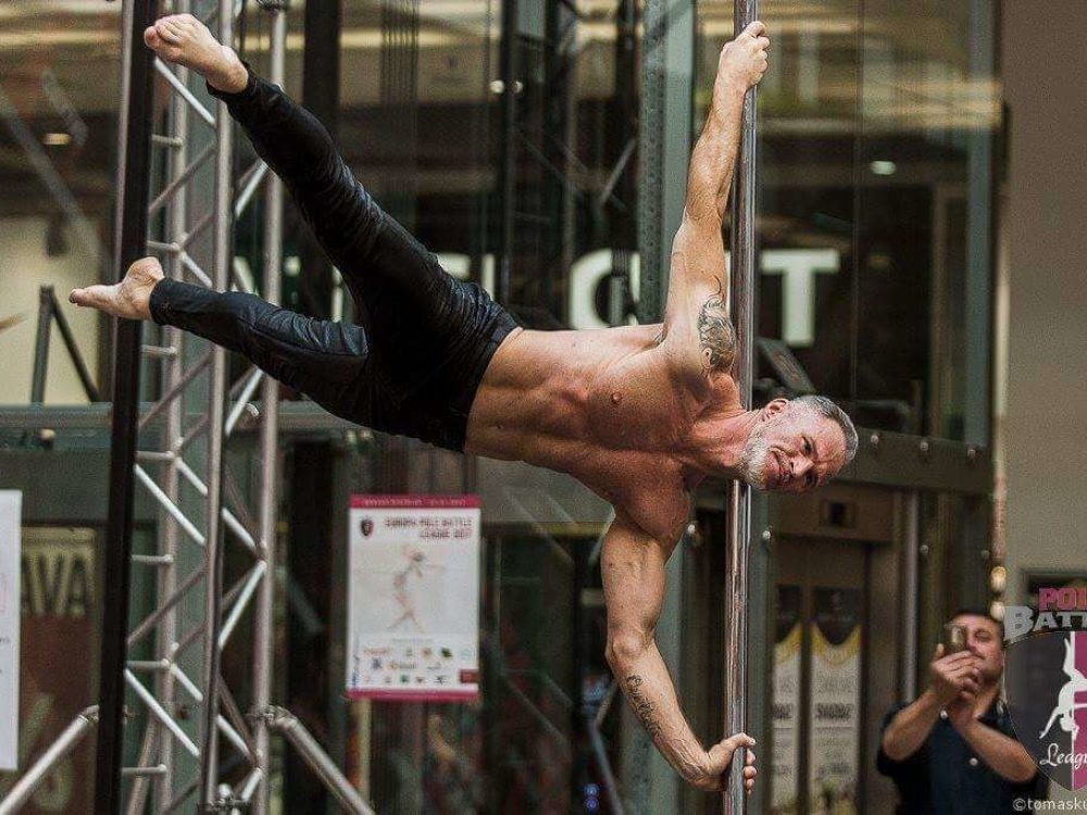 roman-gemrot-poledance-10